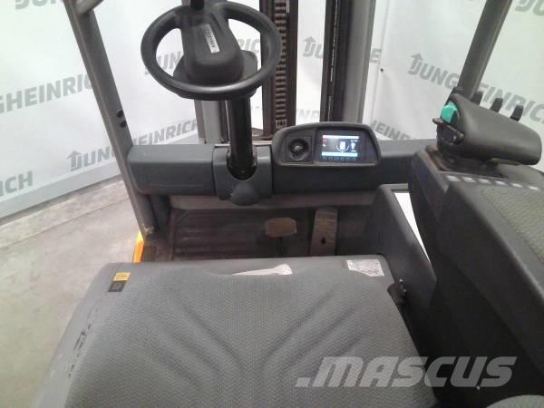 Jungheinrich EFG 320 Chariots élévateurs électriques