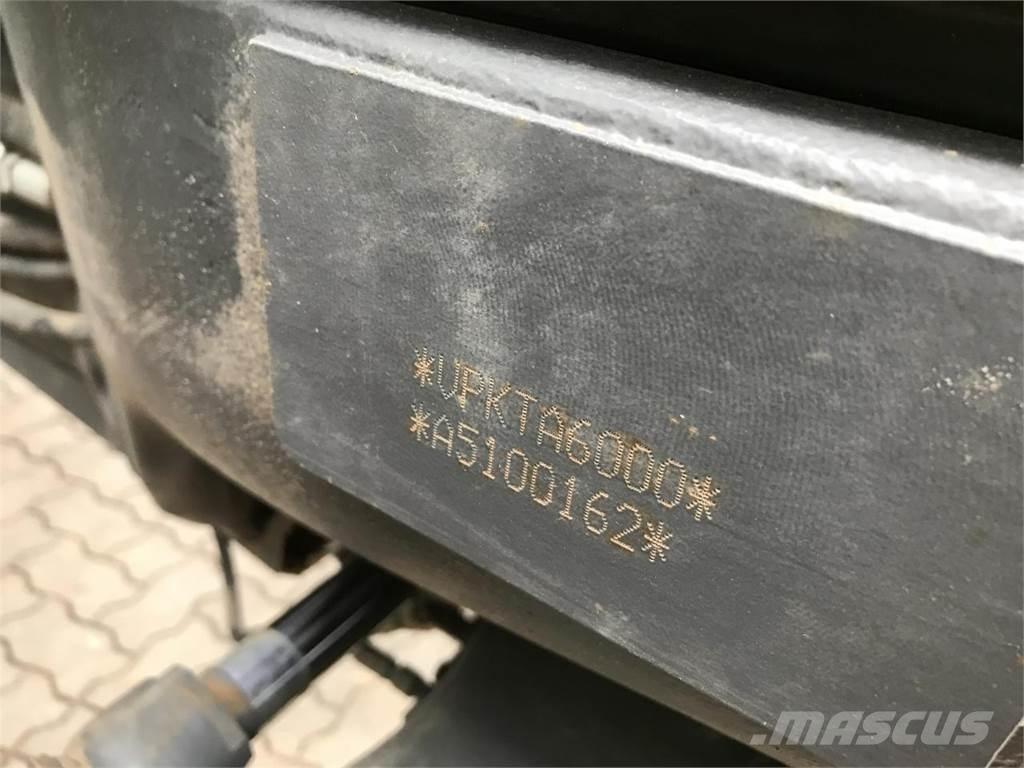 CLAAS Axion 870 Tracteur