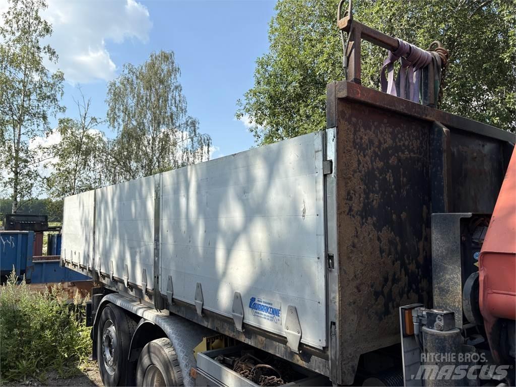 Volvo FM460 6x2*4 Camion plateau ridelle avec grue