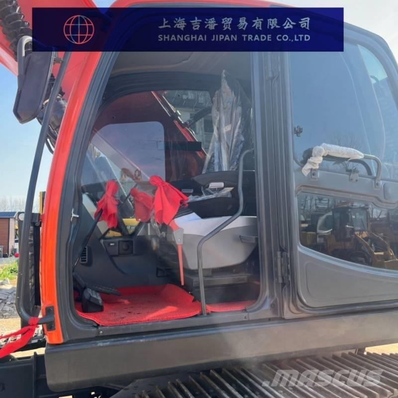 Doosan DX 225 Pelle sur chenilles