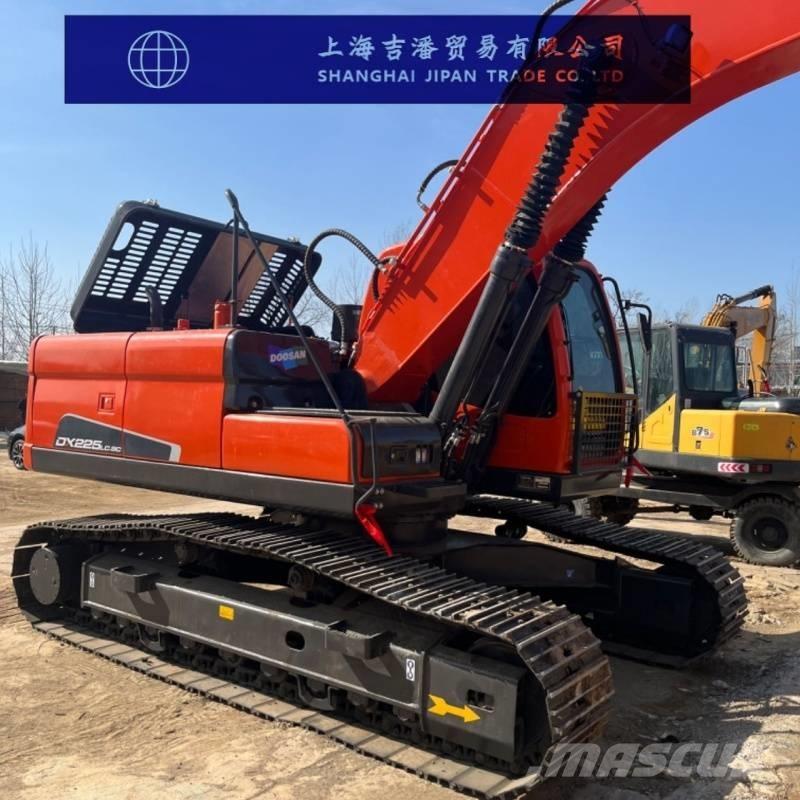 Doosan DX 225 Pelle sur chenilles