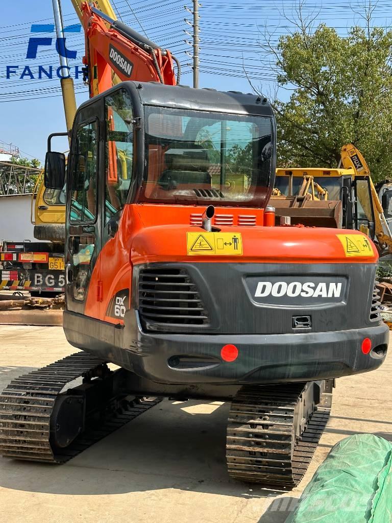 Doosan DX 60-9 C Pelle sur chenilles