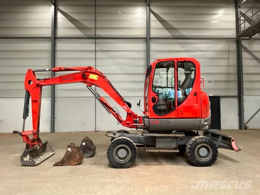 Neuson 6503 WD Pelle sur pneus