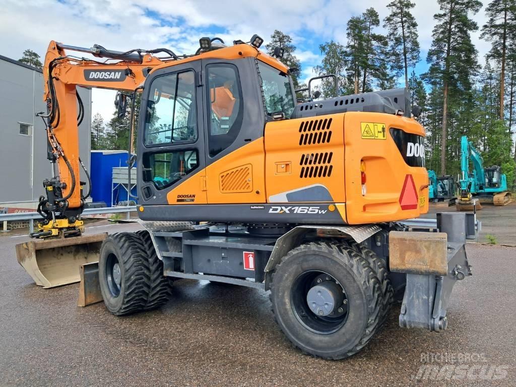Doosan DX 165 W-5 Pelle sur pneus