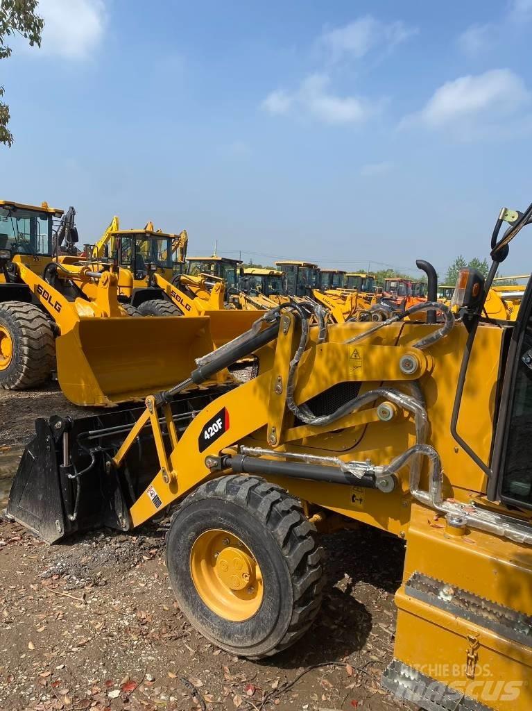 CAT 420 F Tractopelle