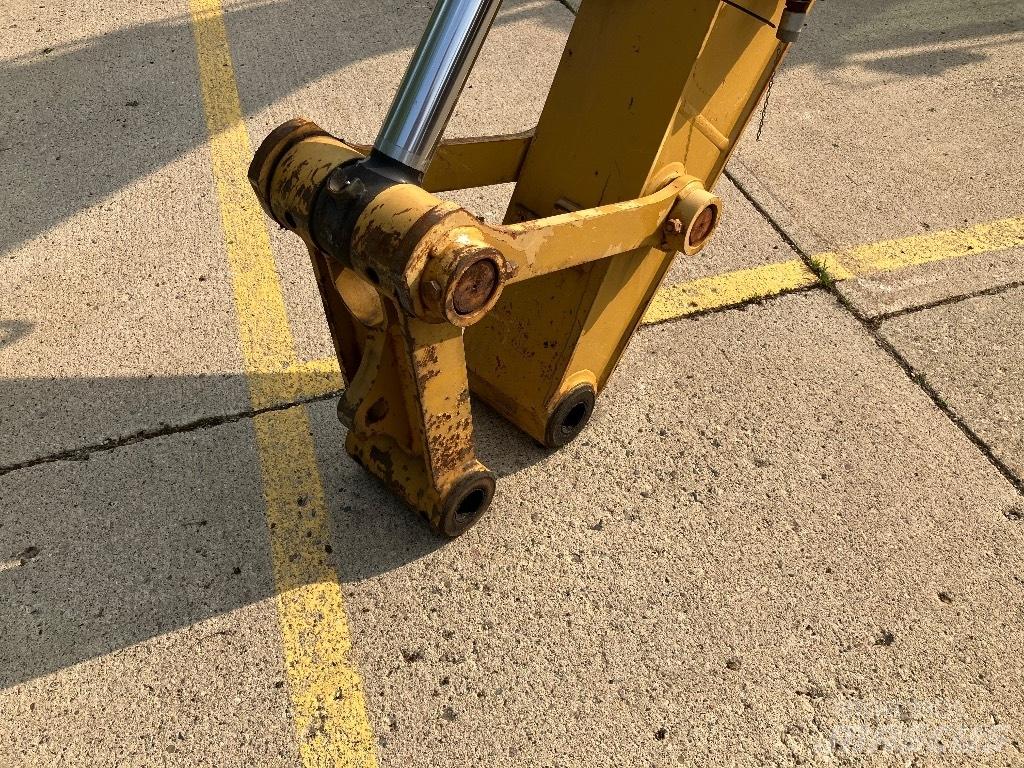 CAT 318 FL Pelle sur chenilles