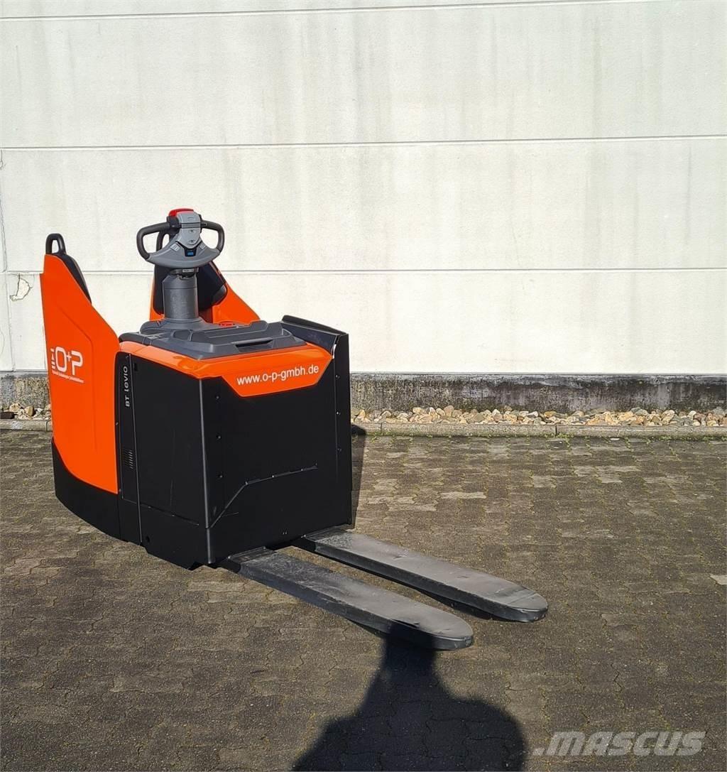 Toyota LPE 250 Gerbeur accompagnant
