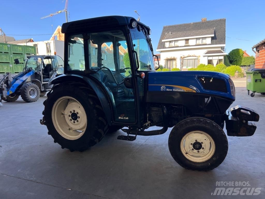 New Holland T4030F Tracteur