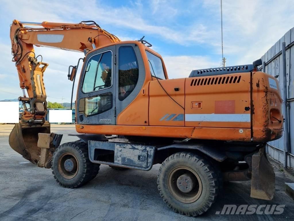 Doosan DX 210 W Pelle sur pneus
