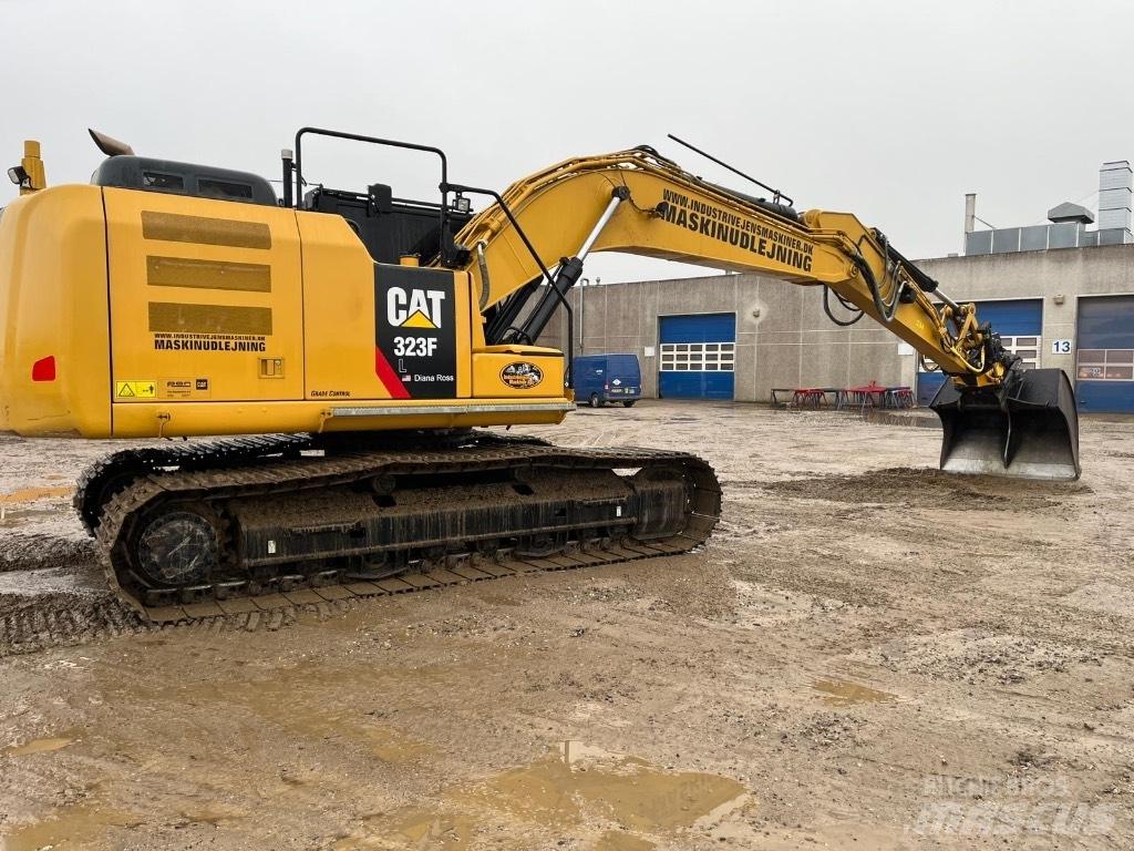 CAT 323 F L Pelle sur chenilles