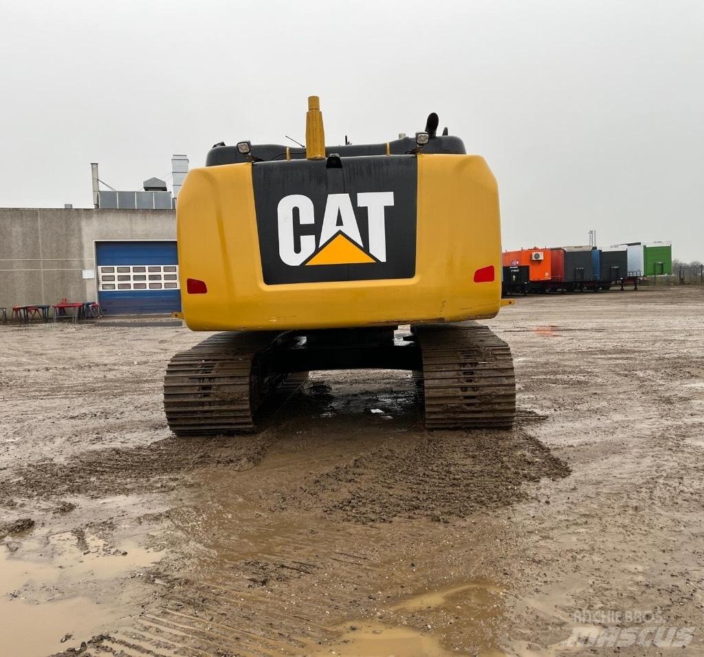 CAT 323 F L Pelle sur chenilles