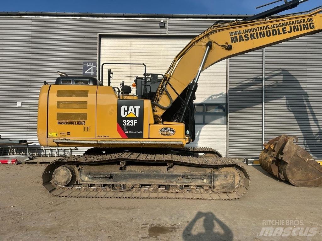 CAT 323 F L Pelle sur chenilles