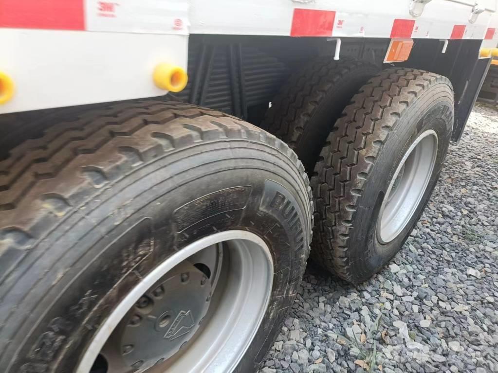 Howo 371 Treuils, palans et monte-charge