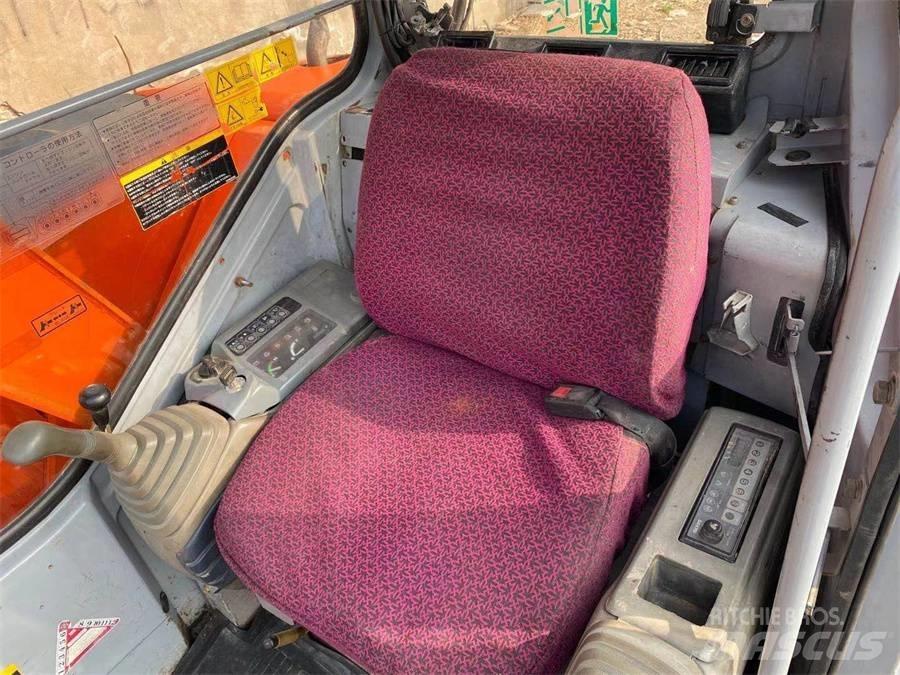 Hitachi EX75 Pelle sur chenilles