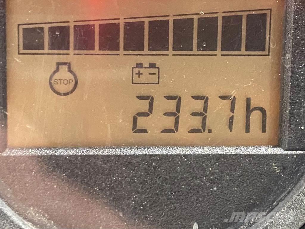 Linde L12 I Gerbeur accompagnant