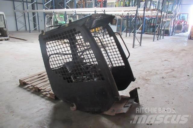 Komatsu SK714 Cabine