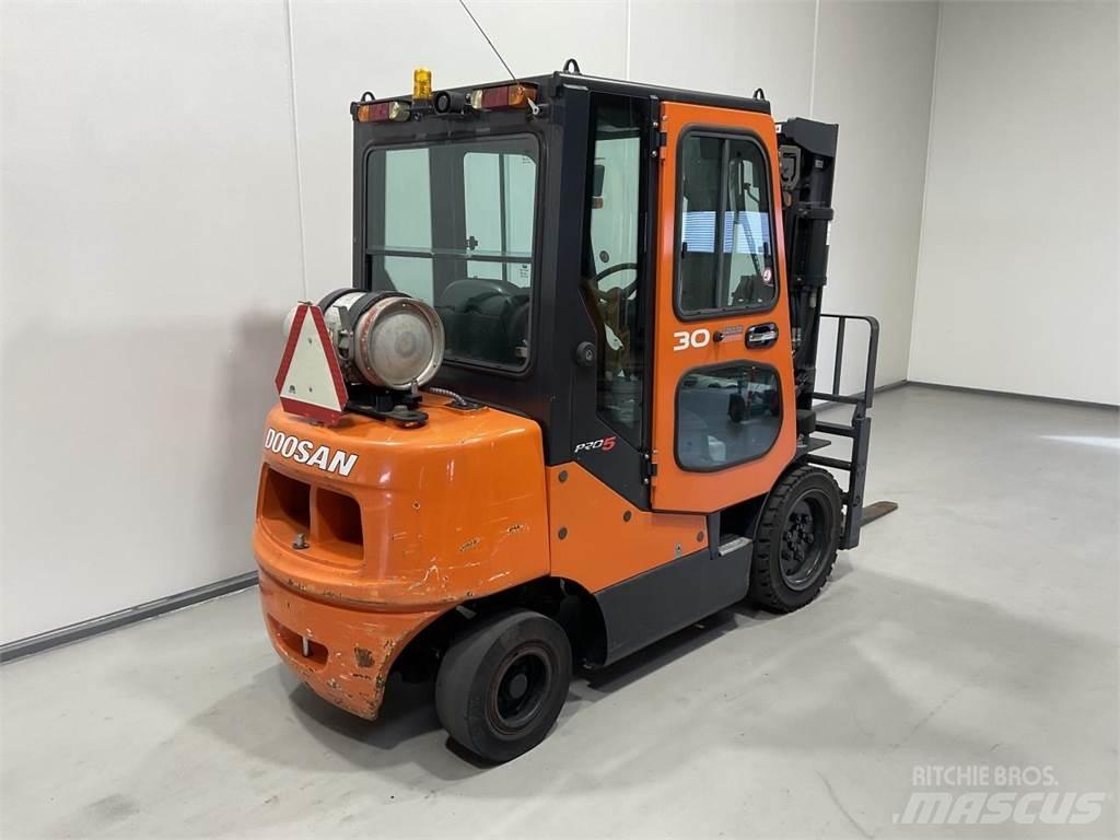 Doosan G30E-5 Chariots GPL