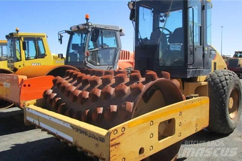 CAT CP533E Rouleaux monocylindre