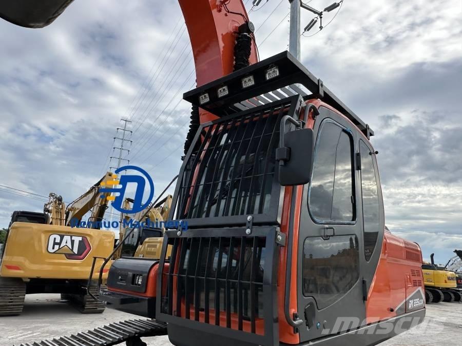 Doosan DX 225 LCA Pelle sur chenilles