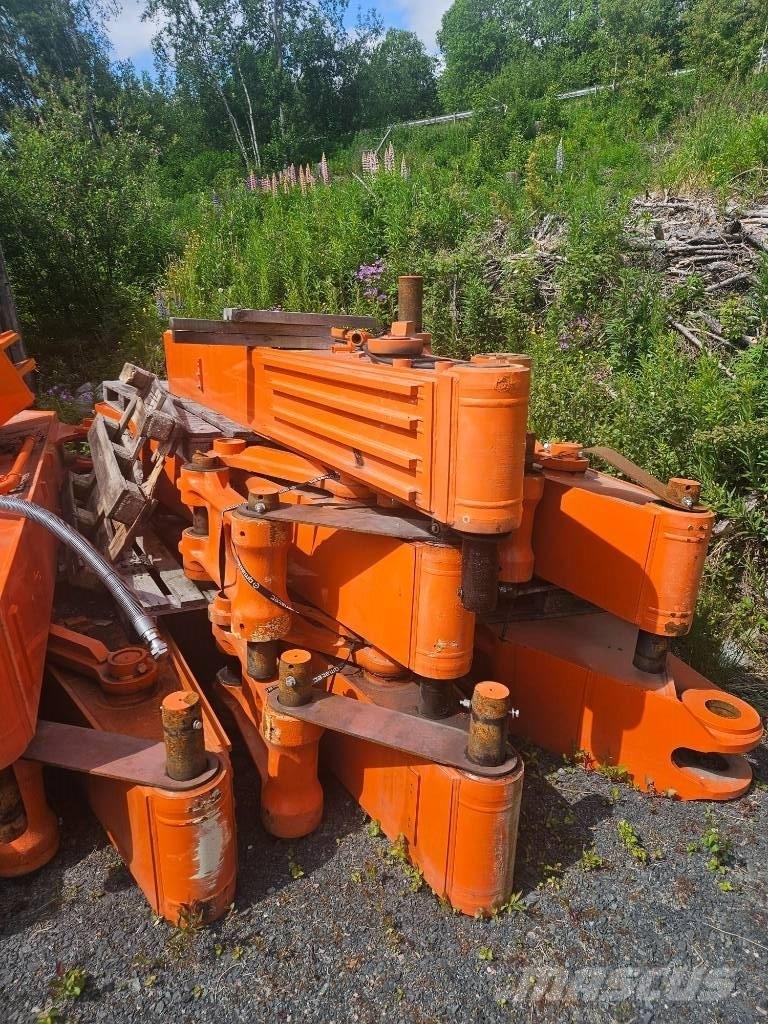 Hitachi ZX 350 LC-7 Bras et Godet