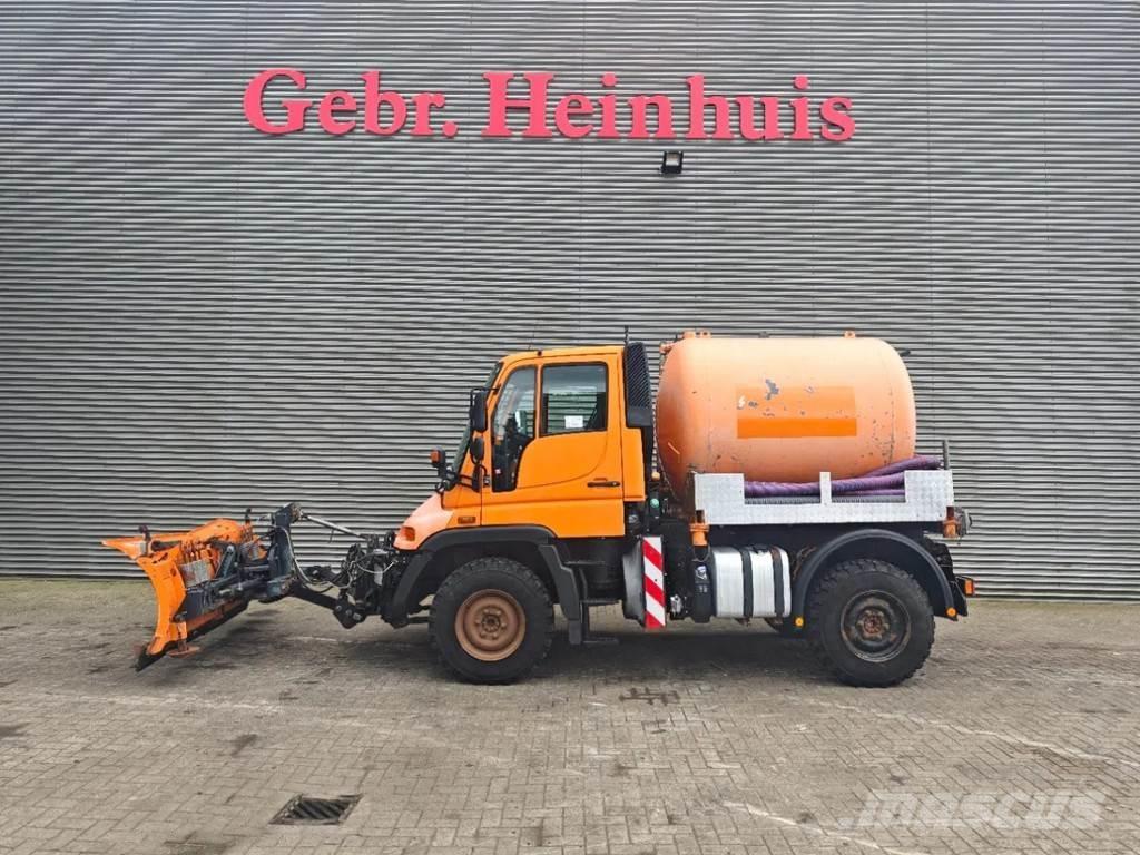 Unimog 405/10 Camion aspirateur, Hydrocureur