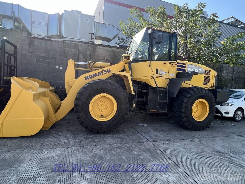 Komatsu WA320 Chargeuse sur pneus