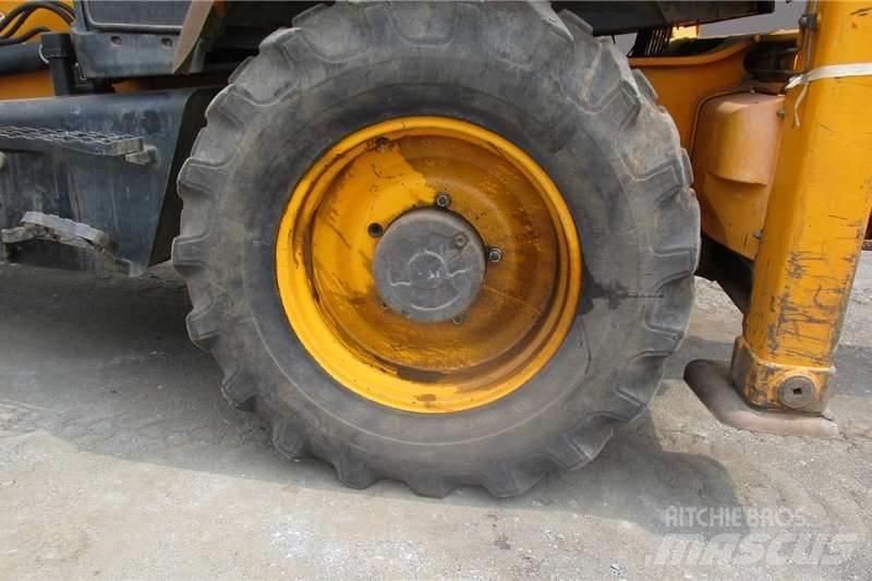 JCB 3DX4 Tractopelle