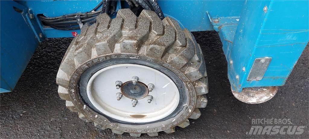  CX15, 4x4 Nacelle ciseaux