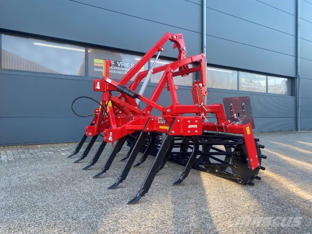 Evers mustang 11-303 Déchaumeur, cultivateur