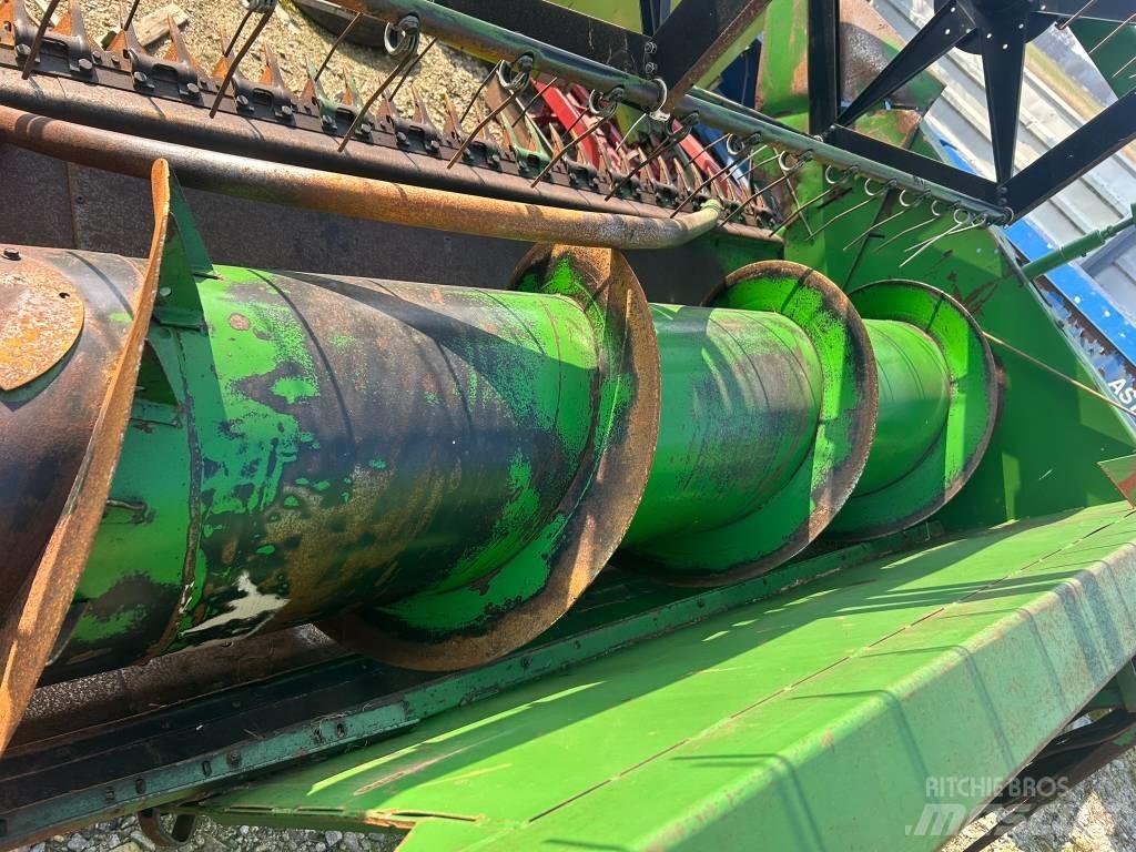 John Deere 2256 Moissonneuse batteuse