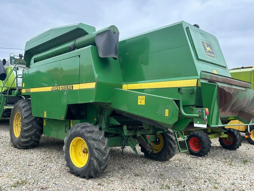 John Deere 2256 Moissonneuse batteuse