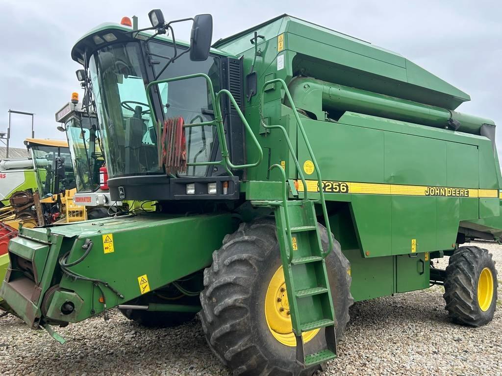 John Deere 2256 Moissonneuse batteuse