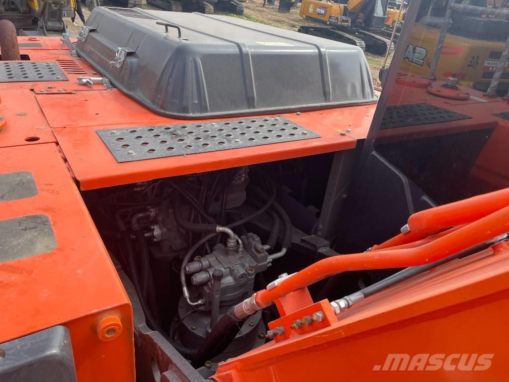 Hitachi ZX 240 Pelle sur chenilles