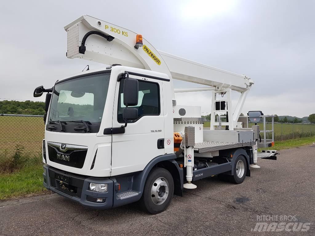 Palfinger P 300 KS Camion nacelle