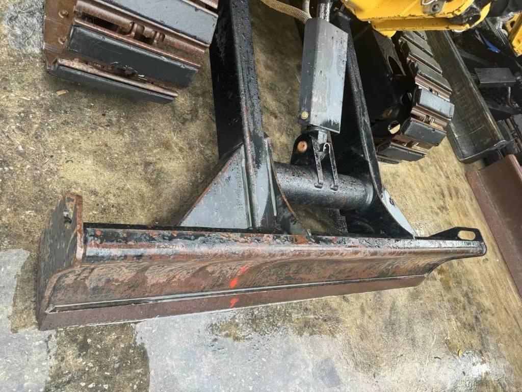 CAT 303 E CR Pelle sur chenilles