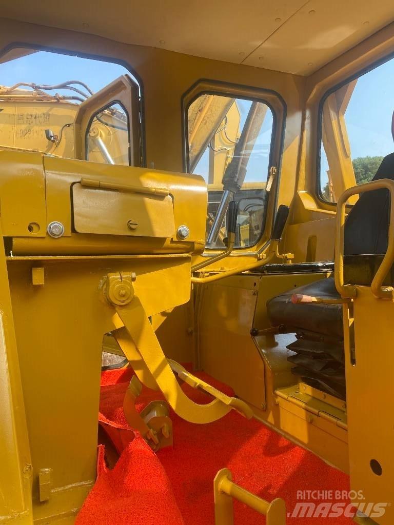 CAT D 8 K Bouteurs sur chenilles