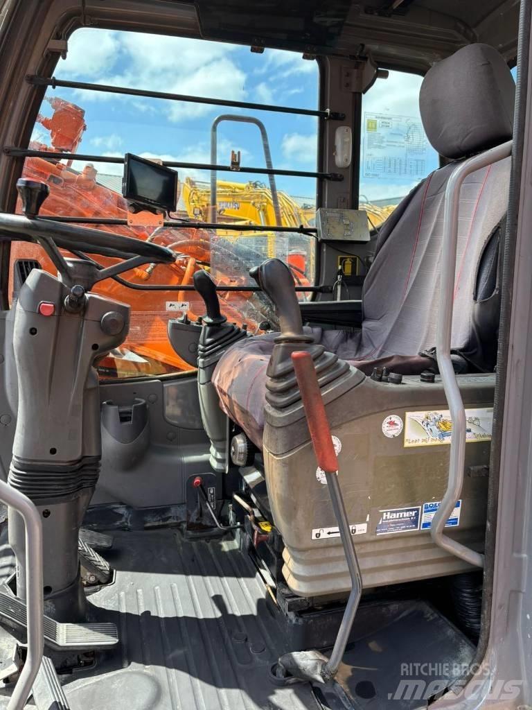 Hitachi ZX 130 W Pelle sur pneus