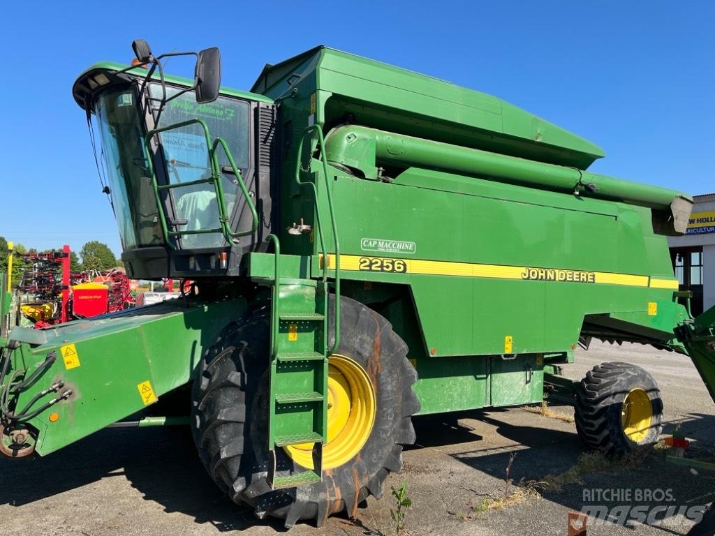 John Deere 2256 Moissonneuse batteuse