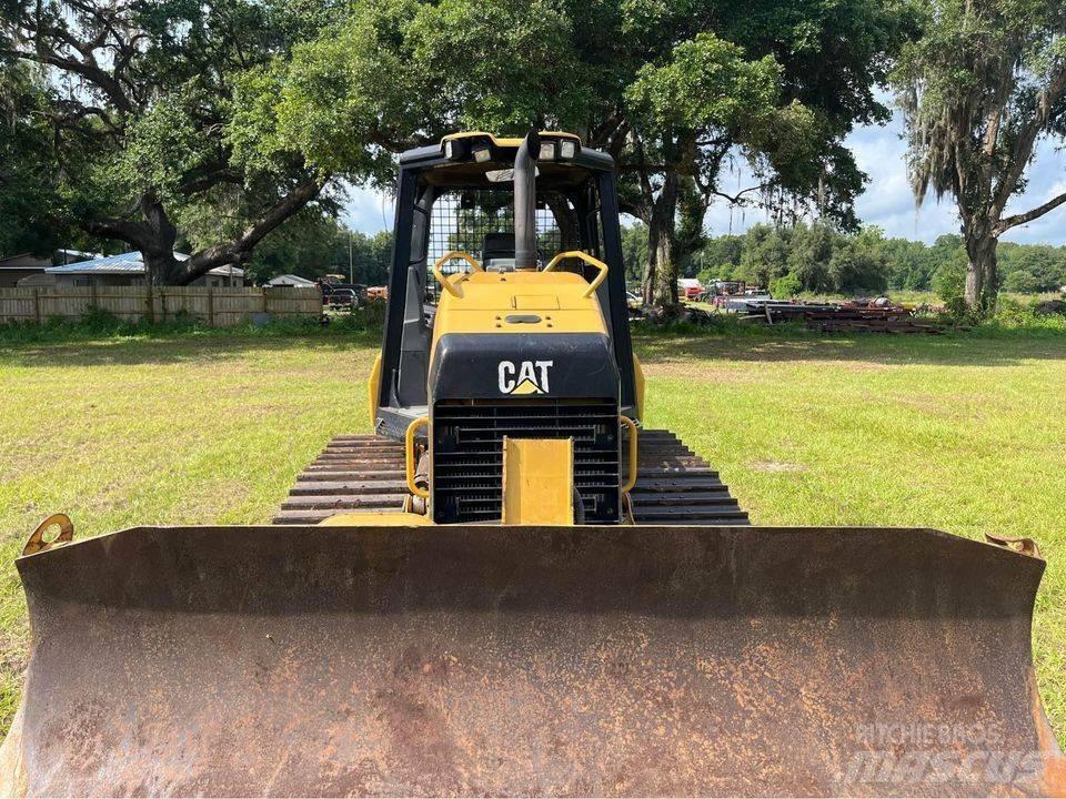 CAT D 3 K 2 LGP Bouteurs sur chenilles