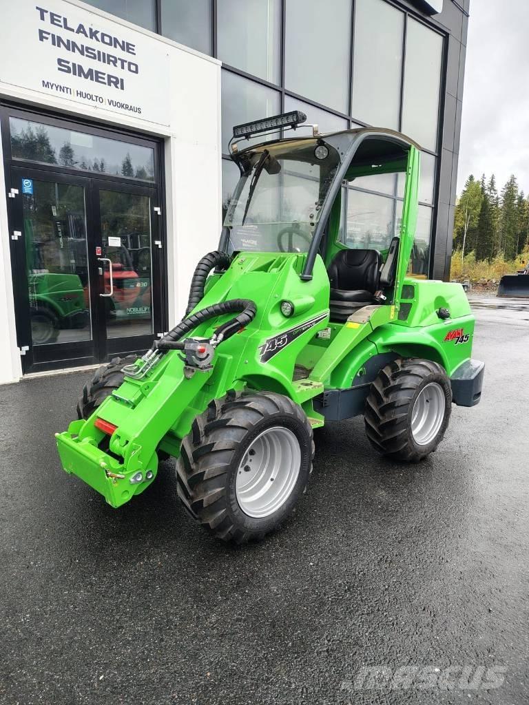 Avant 745 Mini chargeuse