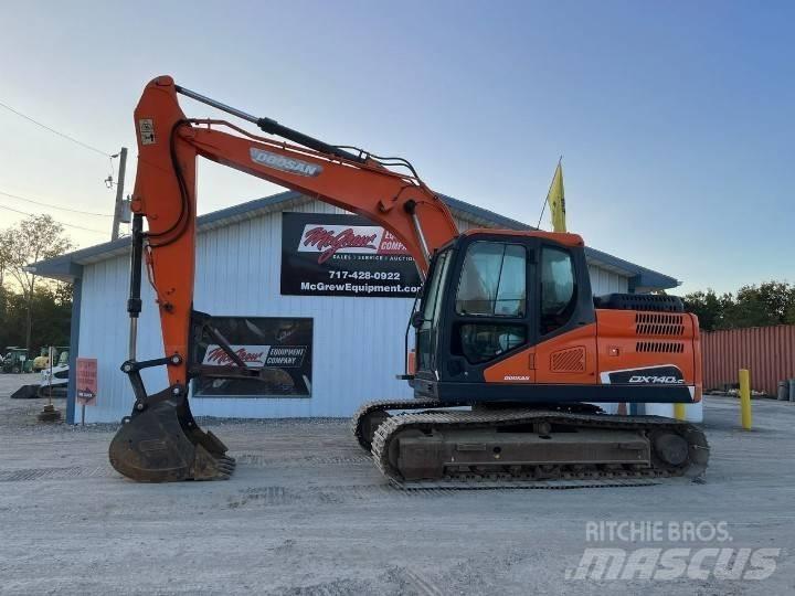 Doosan DX 140 LC Pelle sur chenilles