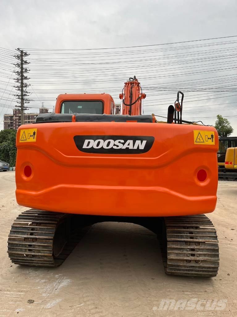 Doosan DX 140 LC Pelle sur chenilles