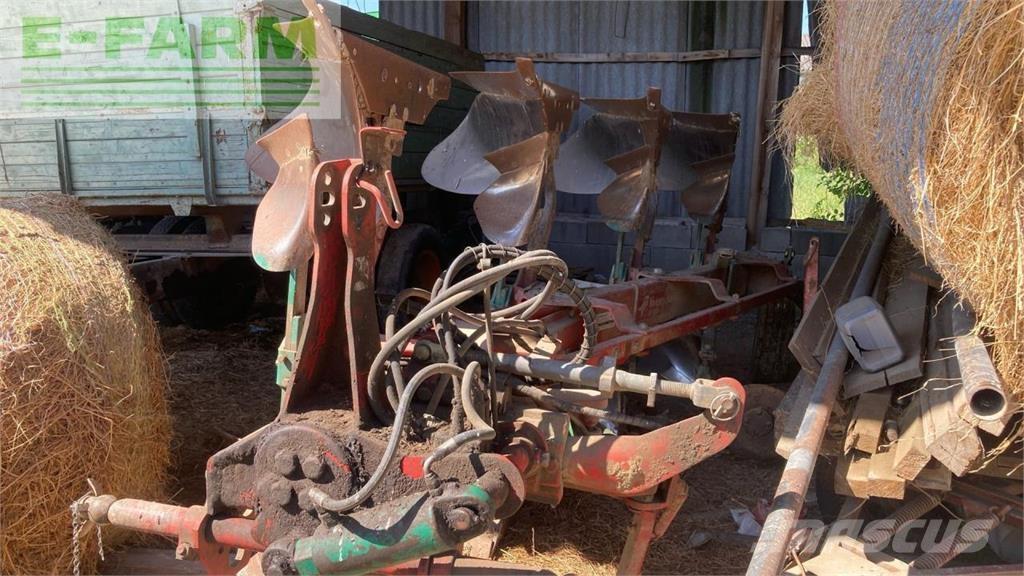 Kverneland LB 100 Charrue non réversible