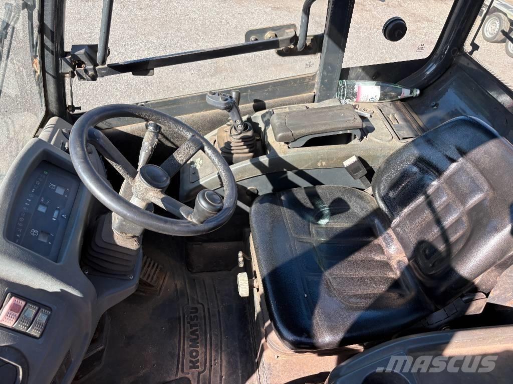 Komatsu WA 90 Chargeuse sur pneus