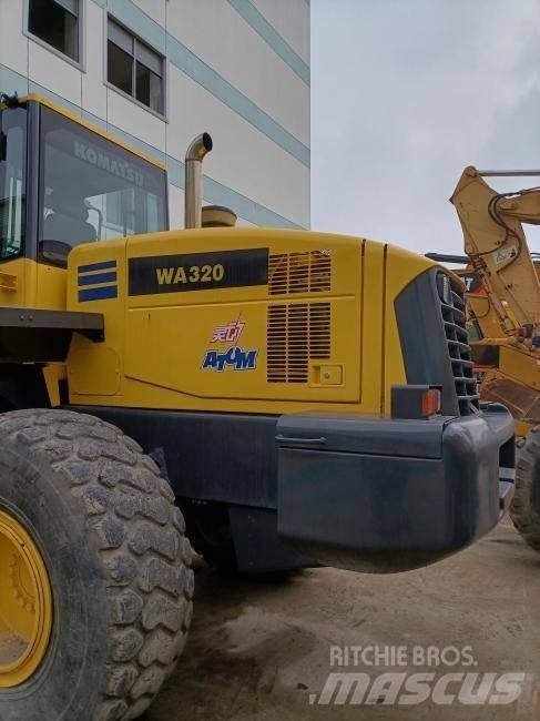 Komatsu WA 320 Chargeuse sur pneus