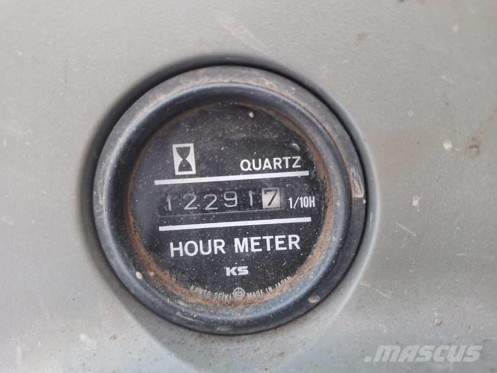 Kobelco SK135SRLC Pelle sur chenilles