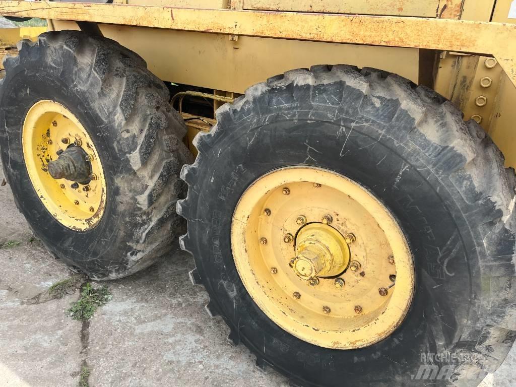 Baukema SHM4-120A Niveleuse