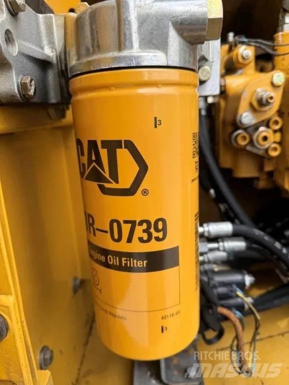 CAT 323DL (320DL) Pelle sur chenilles