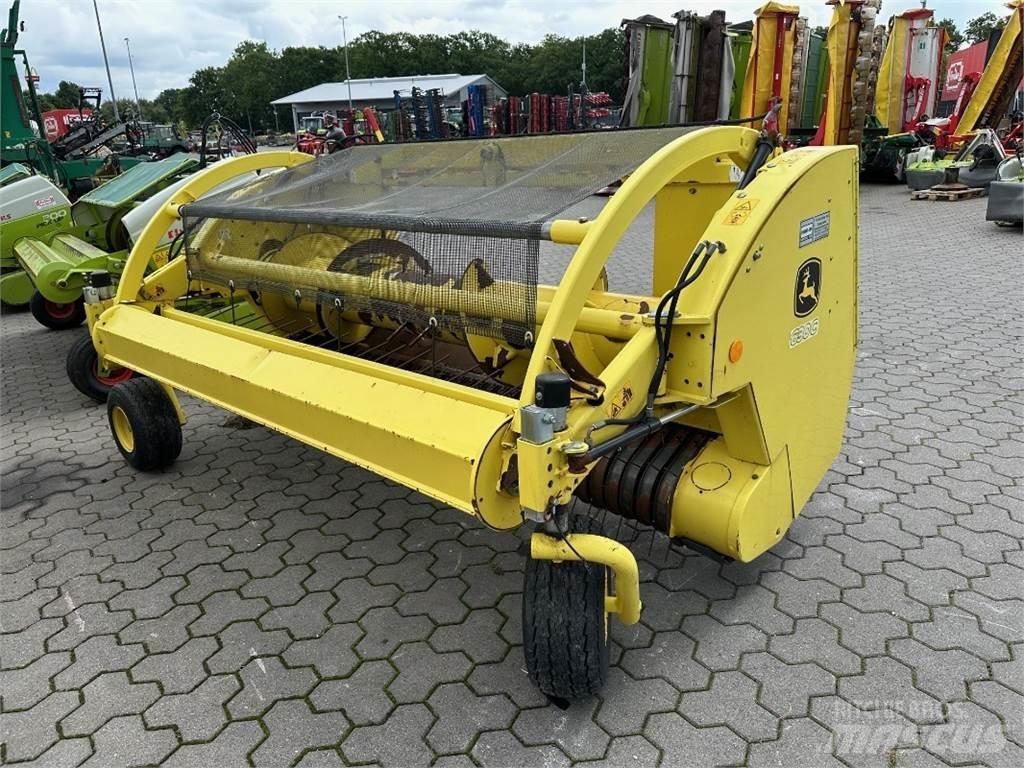 John Deere 630 C Accessoires pour machines à foin et à fourrage