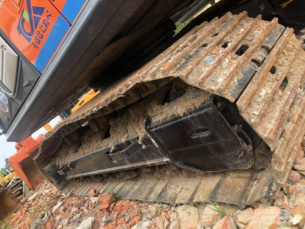 Hitachi ZX 210 Pelle sur chenilles